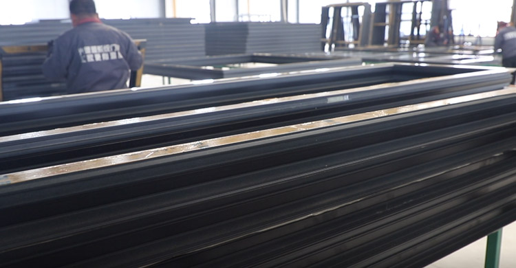 沈阳门窗安装解决方案：定制设计、精确定位与完美收口效果