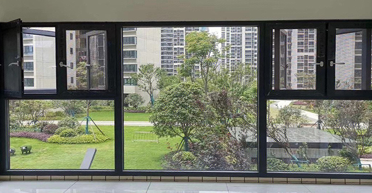 沈阳玻璃幕墙工程中的安全性与耐久性评估：确保建筑质量与使用寿命的关键因素